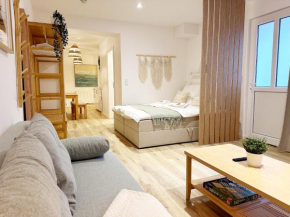Gemütliches 2 Zimmer Ambient Apartment mit Queensize-Bett , Etagenbett& Schlafsofa in Alsternähe